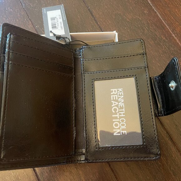 Kenneth Cole Reaction Wallet new in box - Picture 3 of 3